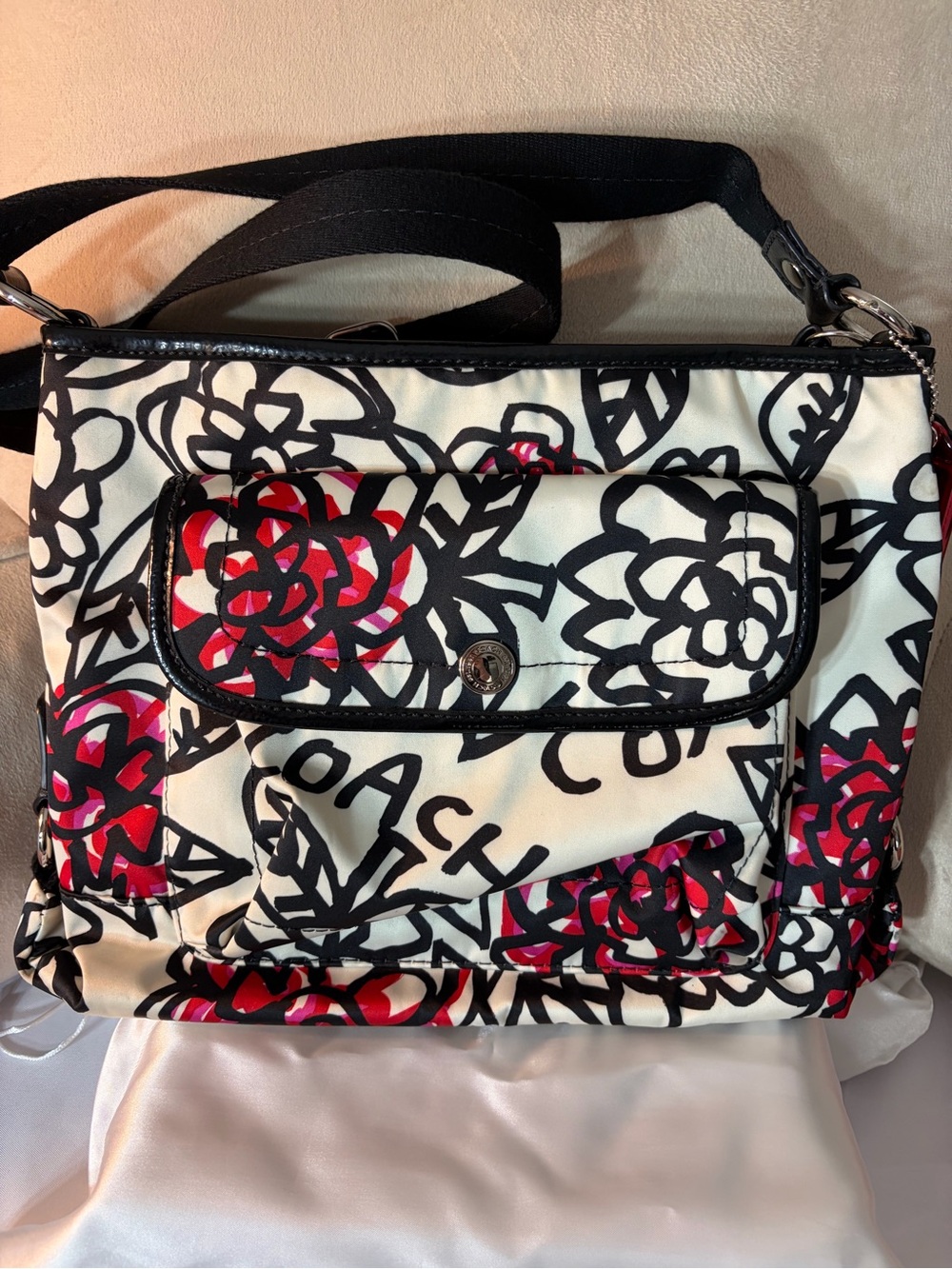 Coach Poppy White Floral Print Crossbody Bag & Wristlet with Red & Black Accents - Picture 2 of 10